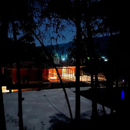 Chembra Adobe Lägenhet Kalpetta Exteriör bild